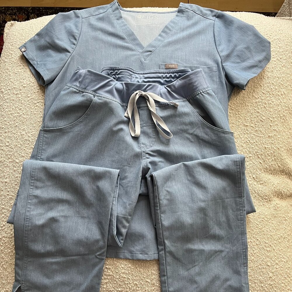 FIGS Women’s Scrubs Set Technical Collection Light Blue (Small)